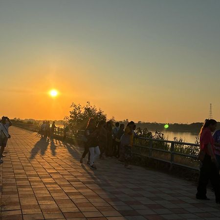 Royal Mekong Riverside Hotel Нонг Кай Екстериор снимка