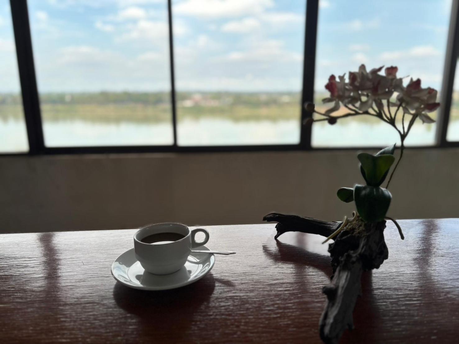 Royal Mekong Riverside Hotel Нонг Кай Екстериор снимка